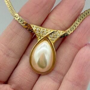 Napier Gold Tone Teardrop Faux Pearl Rhinestone‎ Necklace Herringbone Chain
